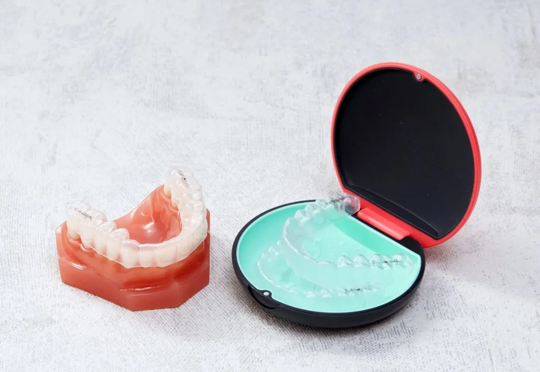 マウスピース型矯正歯科装置(クリアコレクト)